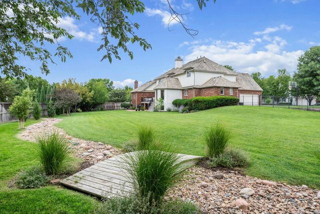 1136 N Linden Cir, Wichita, KS 67206