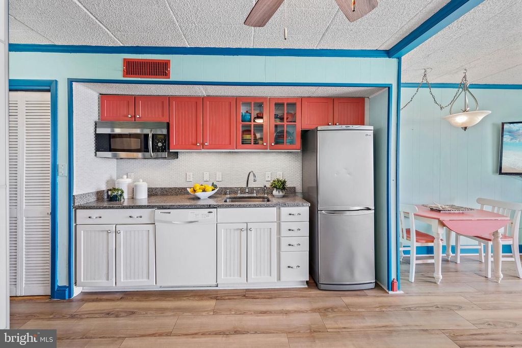 Image 11 of property listing at 12305 WIGHT ST #310, Ocean City, MD 21842