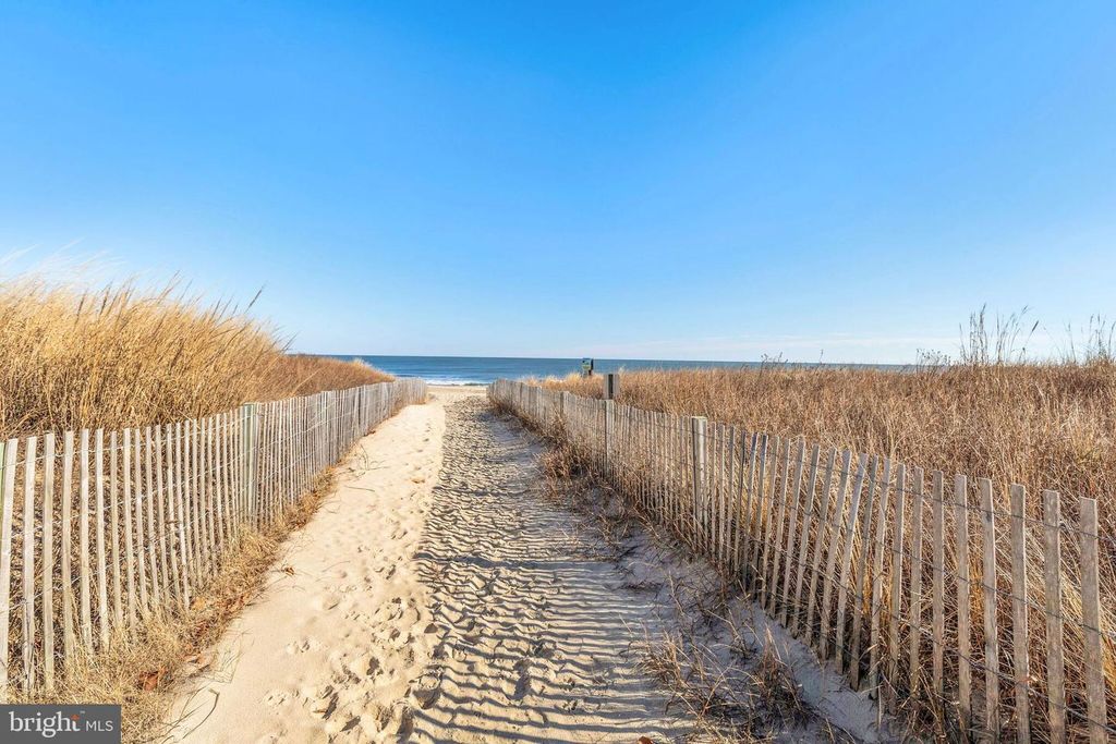 Image 26 of property listing at 12305 WIGHT ST #310, Ocean City, MD 21842