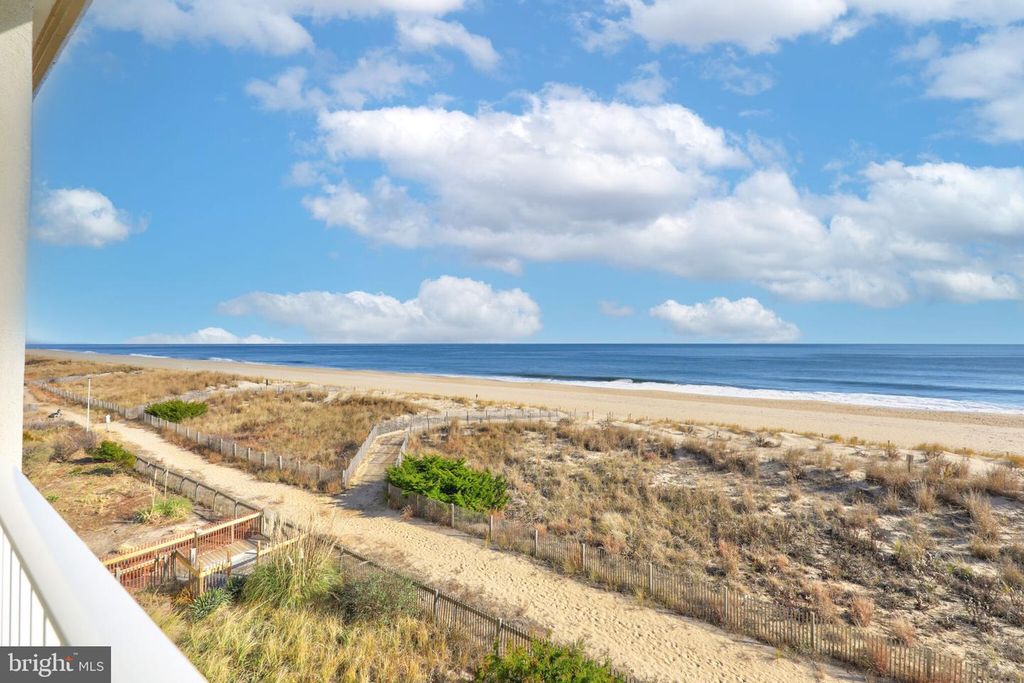 Image 7 of property listing at 12305 WIGHT ST #310, Ocean City, MD 21842