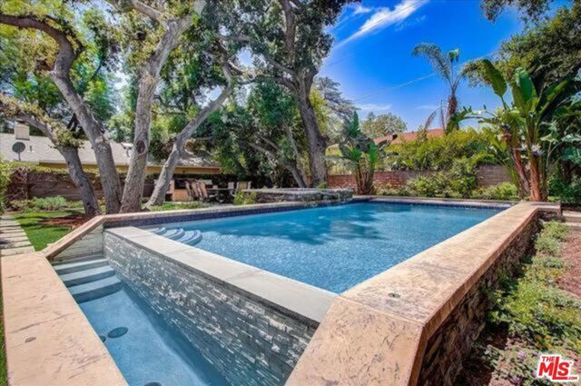 4847 Crown Avenue, La Canada Flintridge, CA 91011