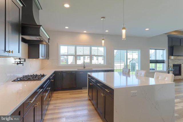 504 BREEZEWOOD LN, Annville, PA 17003