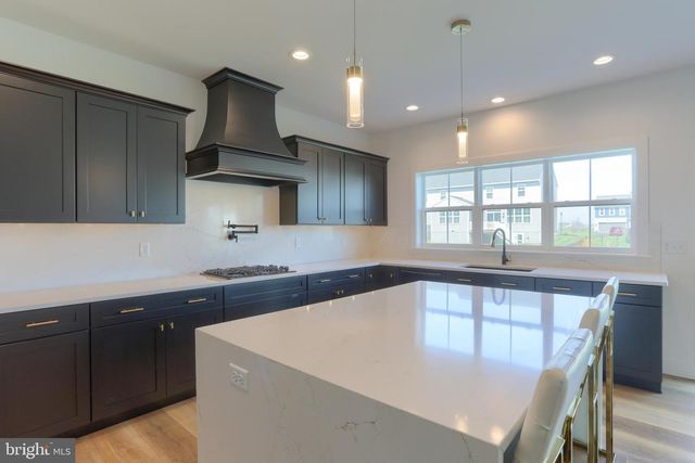 504 BREEZEWOOD LN, Annville, PA 17003