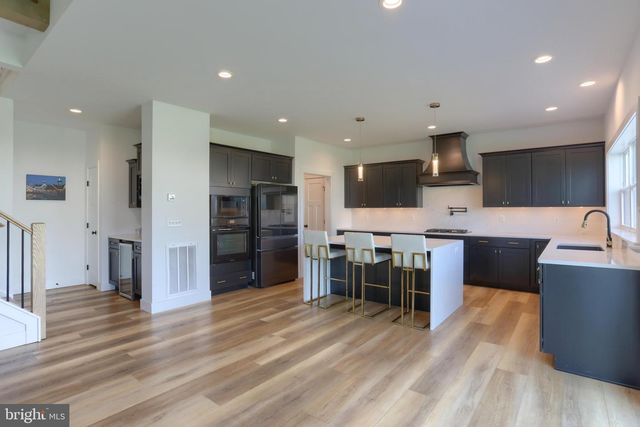 504 BREEZEWOOD LN, Annville, PA 17003