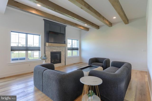 504 BREEZEWOOD LN, Annville, PA 17003