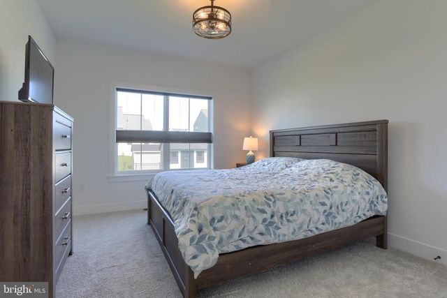 504 BREEZEWOOD LN, Annville, PA 17003