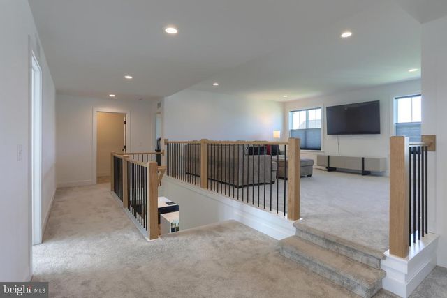 504 BREEZEWOOD LN, Annville, PA 17003