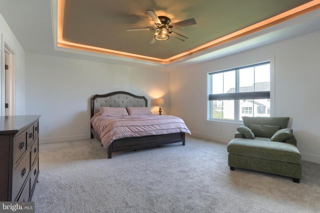 504 BREEZEWOOD LN, Annville, PA 17003
