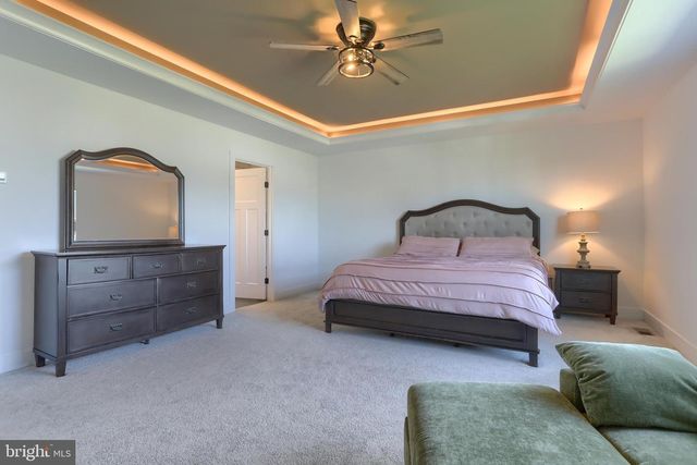 504 BREEZEWOOD LN, Annville, PA 17003