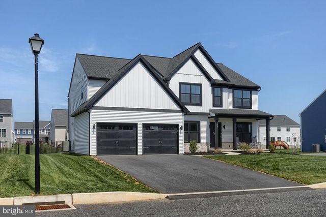 504 BREEZEWOOD LN, Annville, PA 17003