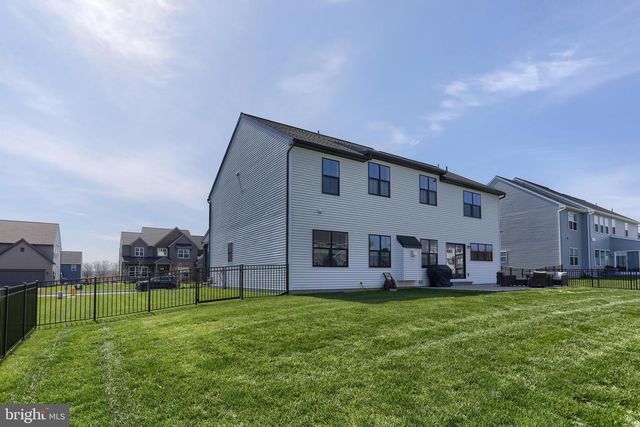504 BREEZEWOOD LN, Annville, PA 17003