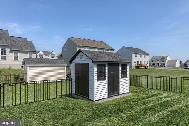 504 BREEZEWOOD LN, Annville, PA 17003