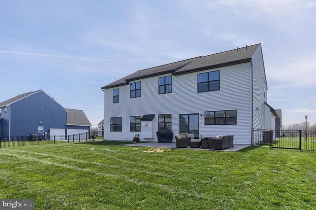 504 BREEZEWOOD LN, Annville, PA 17003