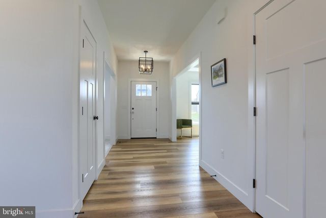 504 BREEZEWOOD LN, Annville, PA 17003