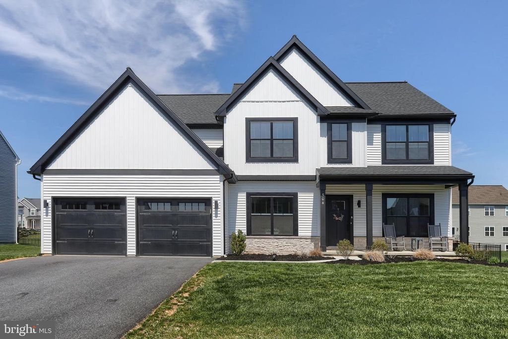 504 BREEZEWOOD LN, Annville, PA 17003
