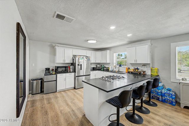 2208 W SAN MIGUEL Avenue, Phoenix, AZ 85015