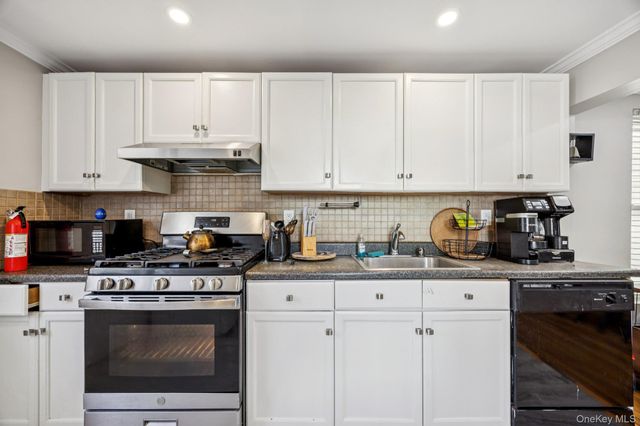 86 Brookside Avenue, Nyack, NY 10960