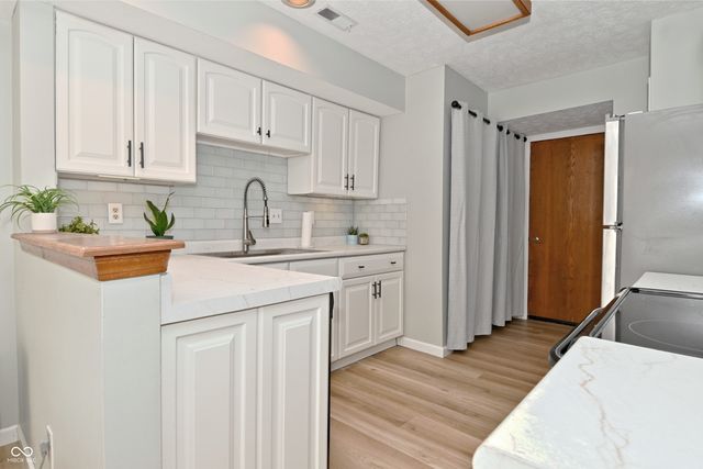 4758 Stansbury Lane, Indianapolis, IN 46254