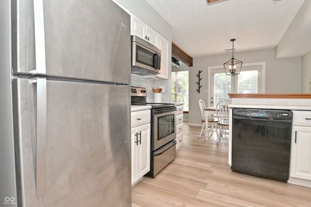 4758 Stansbury Lane, Indianapolis, IN 46254
