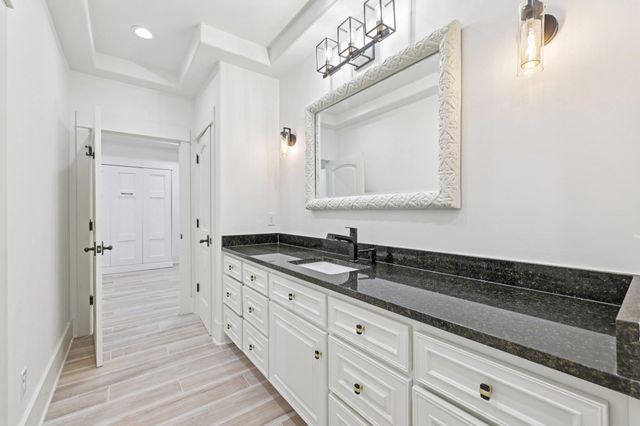 125 Carriage CT, Bastrop, TX 78602