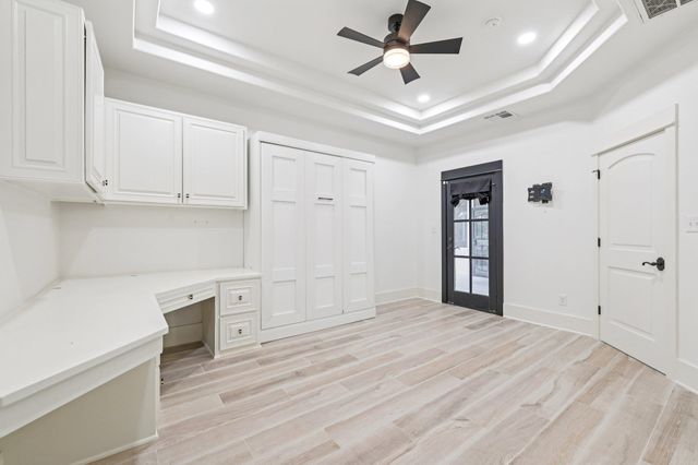 125 Carriage CT, Bastrop, TX 78602