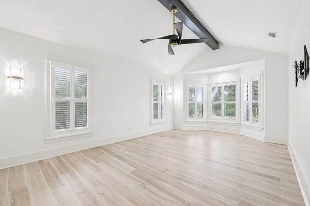125 Carriage CT, Bastrop, TX 78602