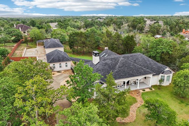 125 Carriage CT, Bastrop, TX 78602