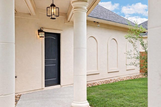 125 Carriage CT, Bastrop, TX 78602