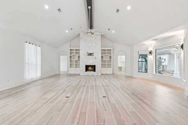 125 Carriage CT, Bastrop, TX 78602