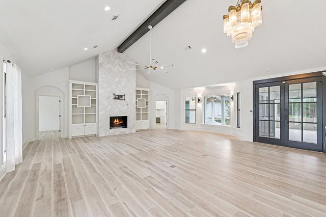 125 Carriage CT, Bastrop, TX 78602