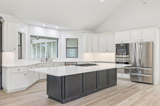 125 Carriage CT, Bastrop, TX 78602
