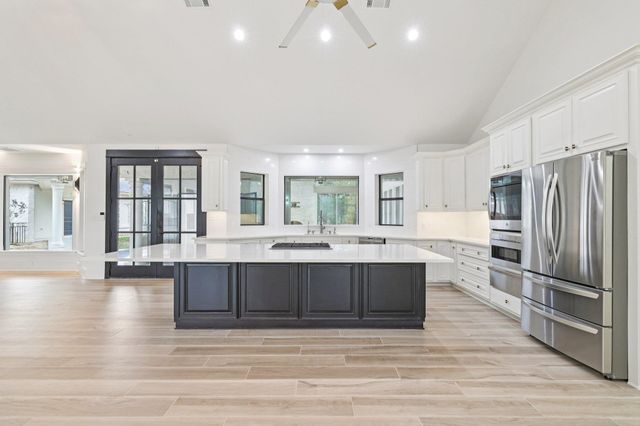 125 Carriage CT, Bastrop, TX 78602