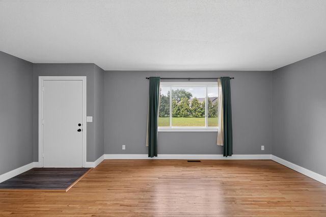 16124 Foliage Avenue W, Rosemount, MN 55068