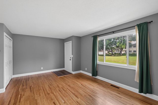 16124 Foliage Avenue W, Rosemount, MN 55068