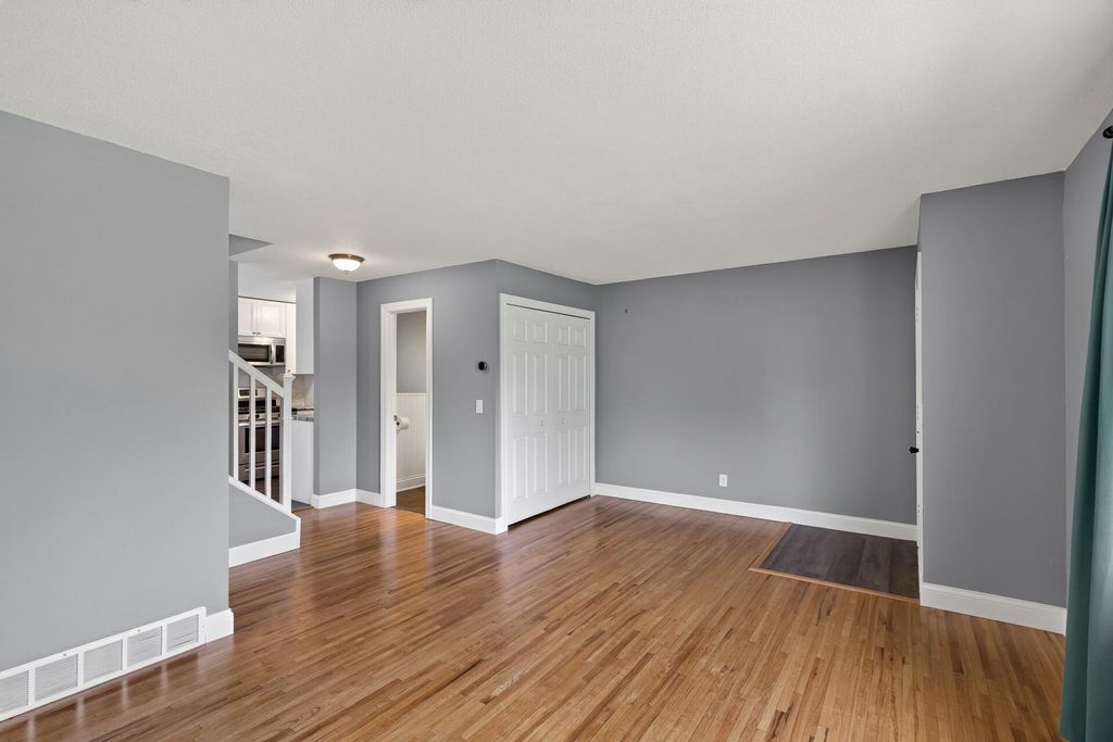 16124 Foliage Avenue W, Rosemount, MN 55068