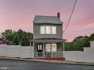 526 PINE HILL STREET, Minersville, PA 17954