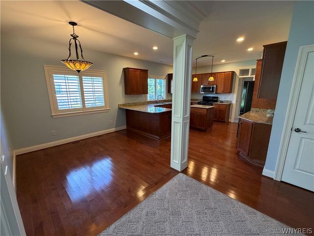 18 Saint Charles Court, Amherst, NY 14221