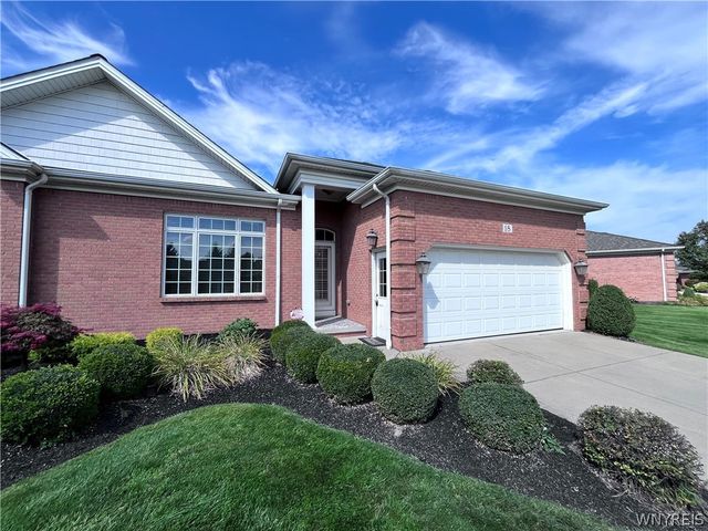 18 Saint Charles Court, Amherst, NY 14221