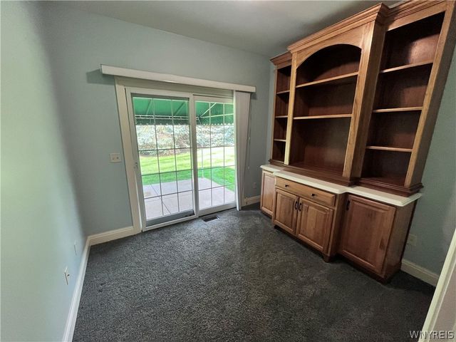 18 Saint Charles Court, Amherst, NY 14221