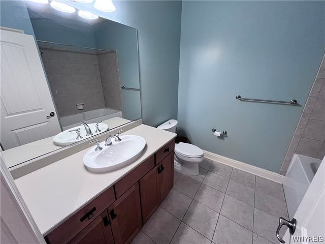18 Saint Charles Court, Amherst, NY 14221