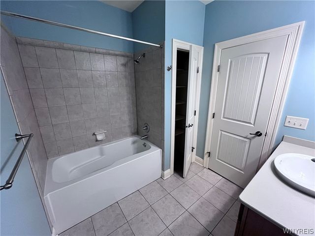 18 Saint Charles Court, Amherst, NY 14221
