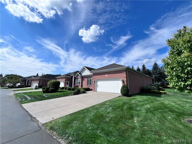18 Saint Charles Court, Amherst, NY 14221