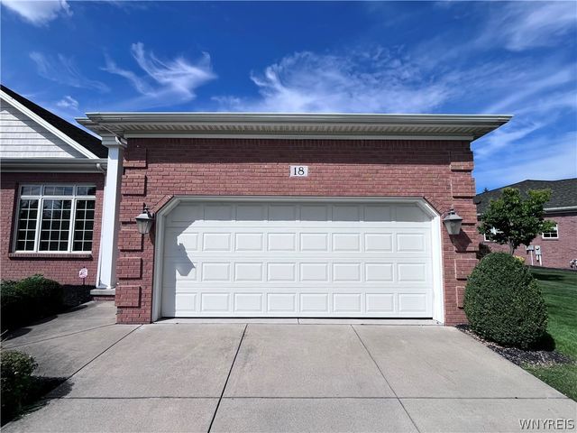 18 Saint Charles Court, Amherst, NY 14221