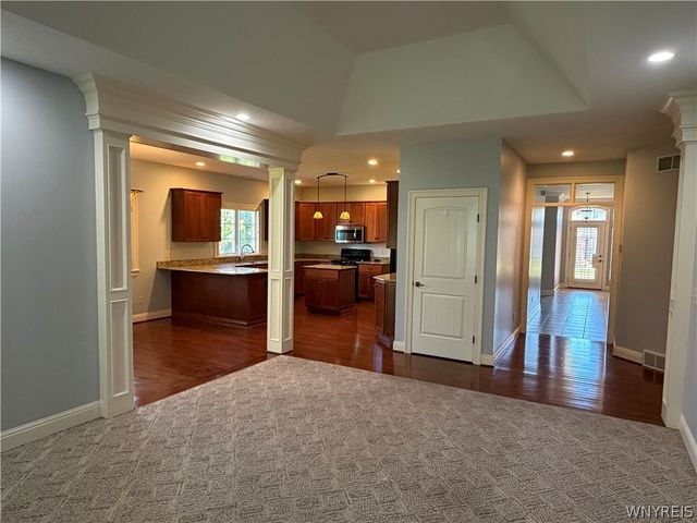 18 Saint Charles Court, Amherst, NY 14221