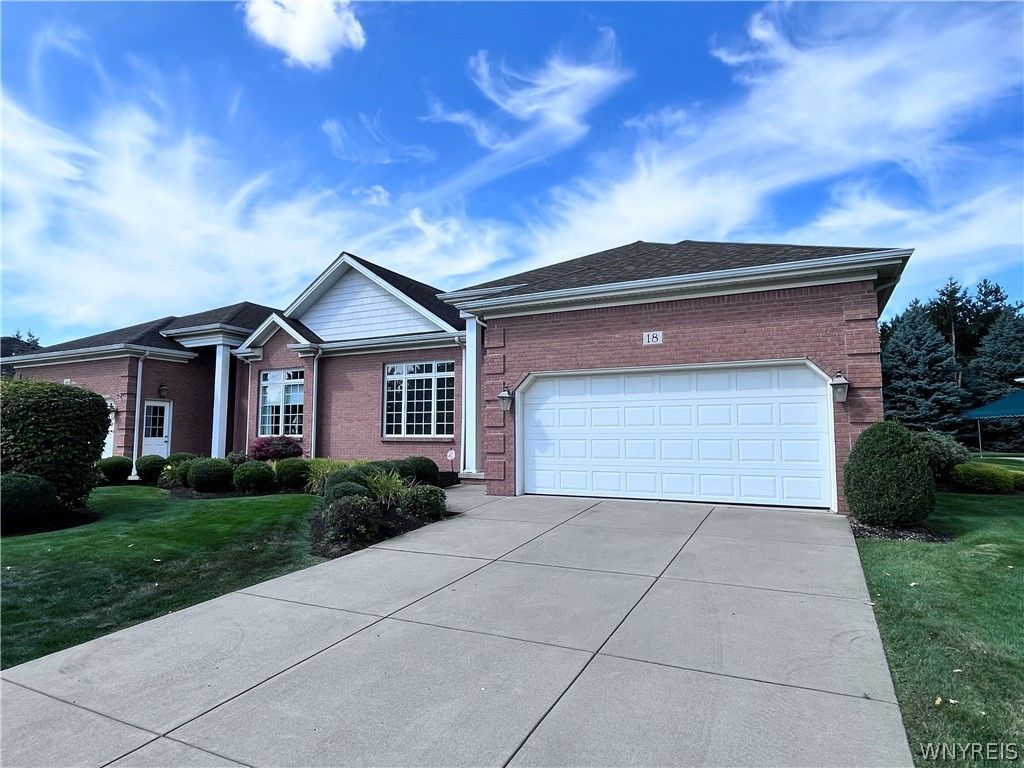 18 Saint Charles Court, Amherst, NY 14221