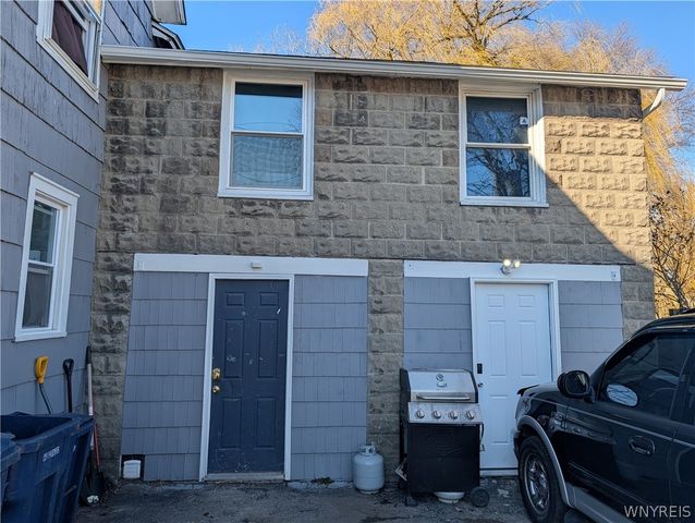 275 Ontario Street, Lockport City, NY 14094