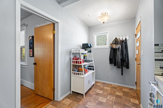 717 S Grange Ave Avenue, Sioux Falls, SD 57104