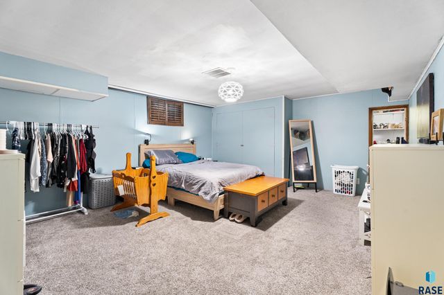 717 S Grange Ave Avenue, Sioux Falls, SD 57104