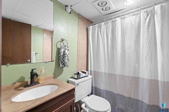 717 S Grange Ave Avenue, Sioux Falls, SD 57104