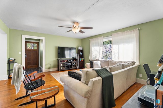 717 S Grange Ave Avenue, Sioux Falls, SD 57104